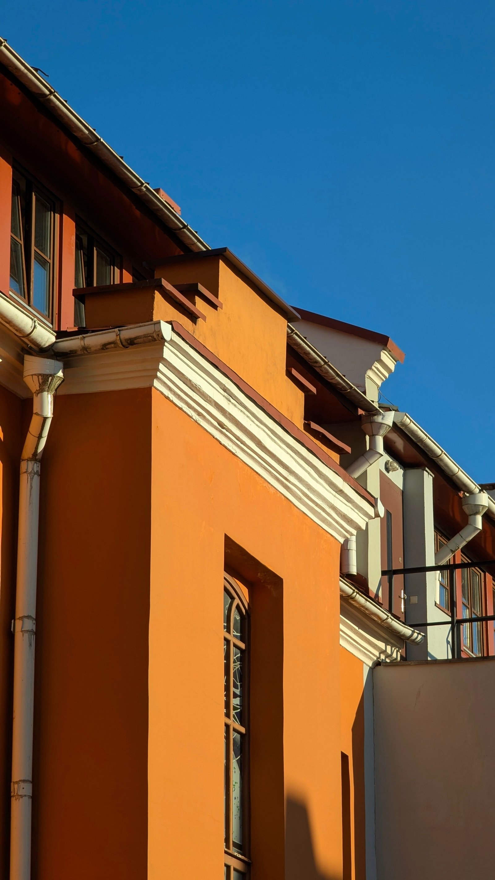 House roof guttering installation